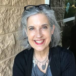 Meet your Posher, Carolyn